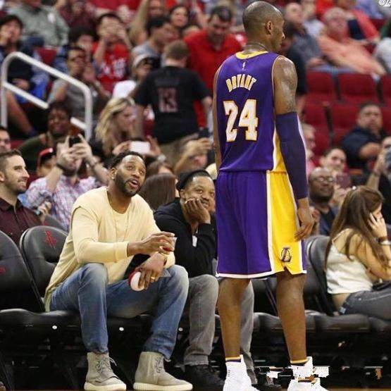 手牵至禁区 手牵至禁区